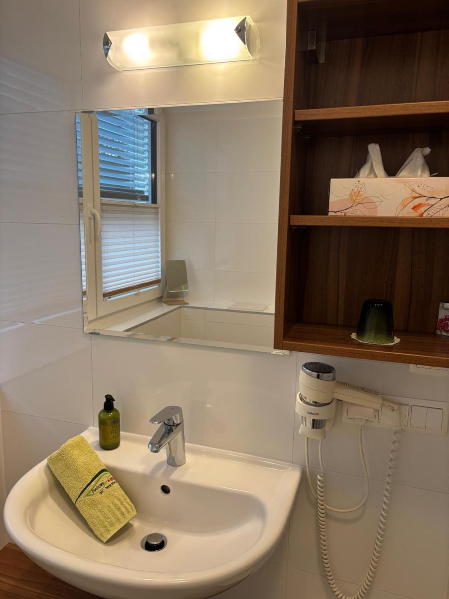 "Nature Erleben" Appartement & Komfortzimmer Velden am Wörthersee Esterno foto